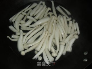 菌菇双丸汤的做法步骤：5
