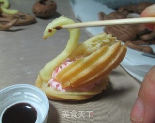 天鹅泡芙 黑天鹅泡芙的做法步骤：22