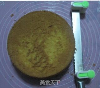 迷糊娃娃洗澡蛋糕，泡泡浴哦，芭比娃娃蛋糕（内涵威风蛋糕详细制作过程）的做法步骤：16