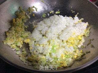 简单的蛋炒饭的做法步骤：4