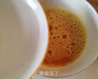 清香滑嫩，入口即溶的鱼糕蒸蛋的做法步骤：5