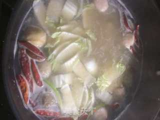 肉丸时蔬粉丝汤的做法步骤：3