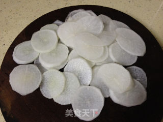 比酸萝卜更好吃的陈醋冰糖泡白萝卜的做法步骤：1