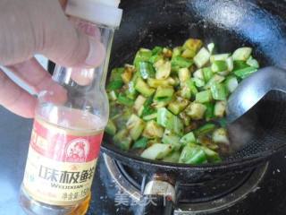 黑豆苦瓜丁的做法步骤：4