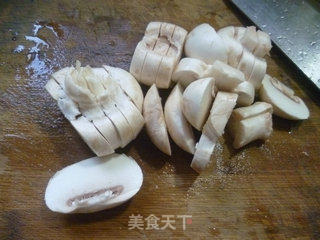 蘑菇炒青菜的做法步骤：3