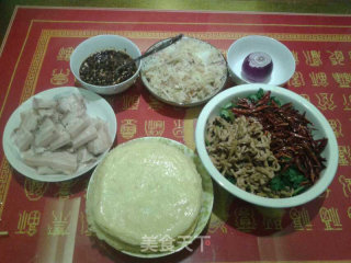 香辣肉丝 鸡蛋饼组合的做法步骤：3