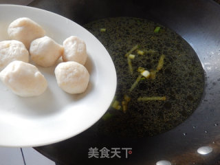 鱼丸汤面的做法步骤：5