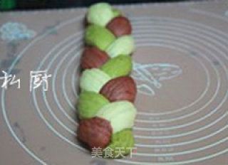 不用色素依旧做出色泽艳丽的美味面包的做法步骤：4
