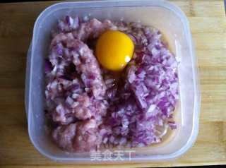 肉馅包菜卷的做法步骤：1
