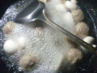 菠菜蘑菇牛肉丸汤的做法步骤：5