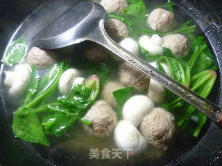 菠菜蘑菇牛肉丸汤的做法步骤：8