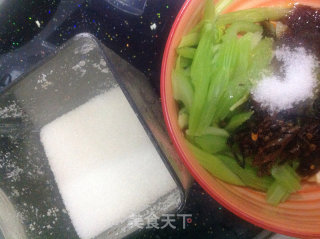 炝西芹的做法步骤：10