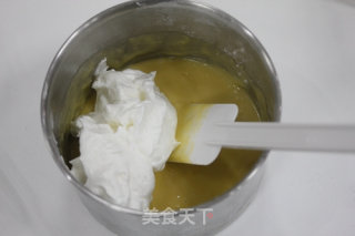 烤箱做蛋糕之蔓越莓戚风蛋糕的做法步骤：9