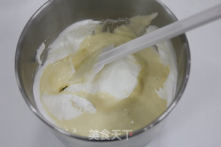 烤箱做蛋糕之蔓越莓戚风蛋糕的做法步骤：11