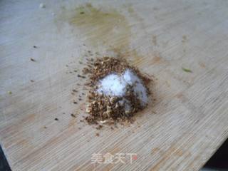 椒盐葱花饼的做法步骤：2