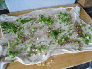 椒盐葱花饼的做法步骤：3