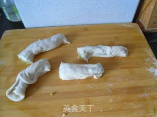 椒盐葱花饼的做法步骤：5