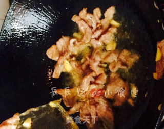一抹小清新，羊肉炒莴苣的做法步骤：4