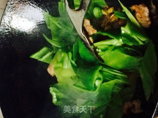一抹小清新，羊肉炒莴苣的做法步骤：5