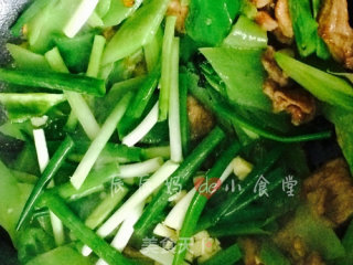 一抹小清新，羊肉炒莴苣的做法步骤：6