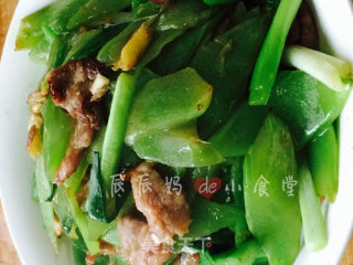 一抹小清新，羊肉炒莴苣的做法步骤：7