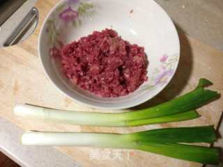 牛肉大葱馅包子的做法步骤：4