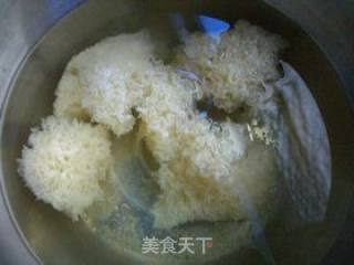 木瓜银耳莲子羹的做法步骤：2