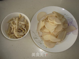 酸萝卜老鸭汤的做法步骤：2