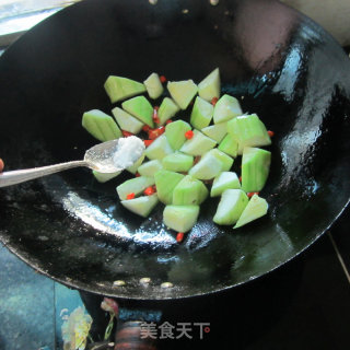 干煸丝瓜丁的做法步骤：5