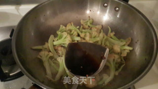 麻辣干煸椰菜花的做法步骤：5
