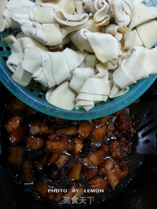 妈妈的味道--千张结烧五花肉的做法步骤：11