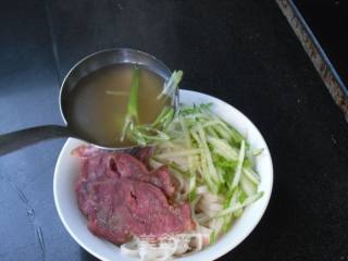 牛肉面的做法步骤：8