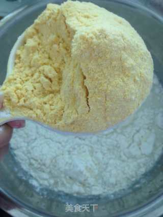 玉米面贴饼的做法步骤：4
