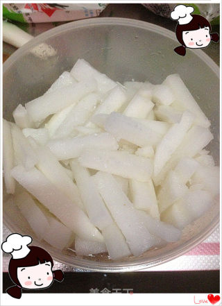 仙草阁私房菜（佐酒小菜）--甜不辣萝卜条的做法步骤：2