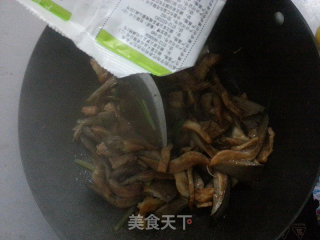 蘑菇炒肉的做法步骤：7
