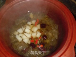 百合红枣银耳羹的做法步骤：5