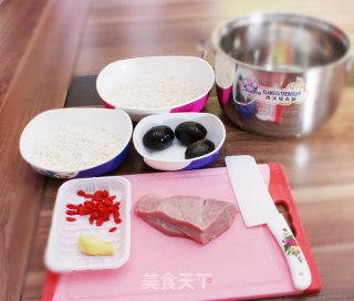 用离火续煮锅做皮蛋瘦肉粥的做法步骤：1
