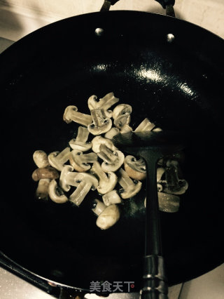耗油口蘑的做法步骤：3