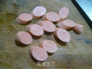 火腿肠荷兰豆炒玉米馒头的做法步骤：3