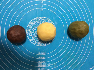 漂亮的双色大理石纹饼干制作方法（花纹整形详细图解版）的做法步骤：5