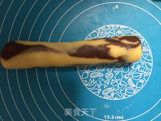 漂亮的双色大理石纹饼干制作方法（花纹整形详细图解版）的做法步骤：9