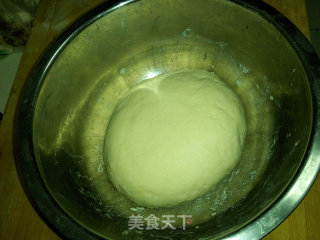 猪肉香菇饺子的做法步骤：1