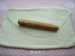 葱香肉松面包卷的做法步骤：4