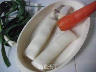 腊肉炒年糕的做法步骤：1