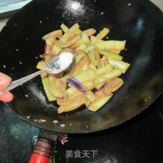 丝瓜炒茄子的做法步骤：7