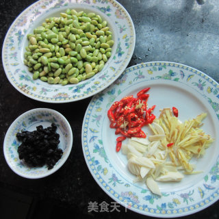 焖黄豆---豆豉香的做法步骤：3
