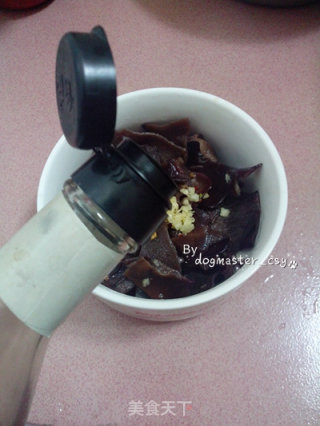 一道简单健康的美味素菜【凉拌黑木耳】的做法步骤：8