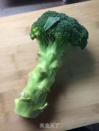 凉拌金针西兰花梗的做法步骤：1