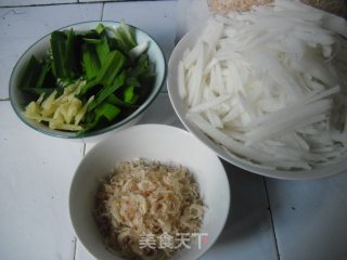 虾皮炒萝卜丝的做法步骤：1