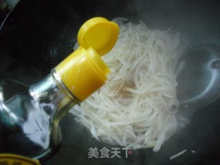虾皮炒萝卜丝的做法步骤：4